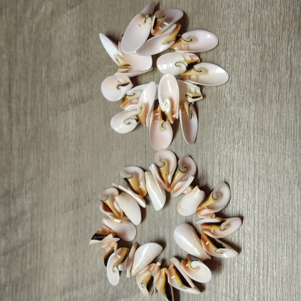 Two Shell Stretchable Bracelets - image 2